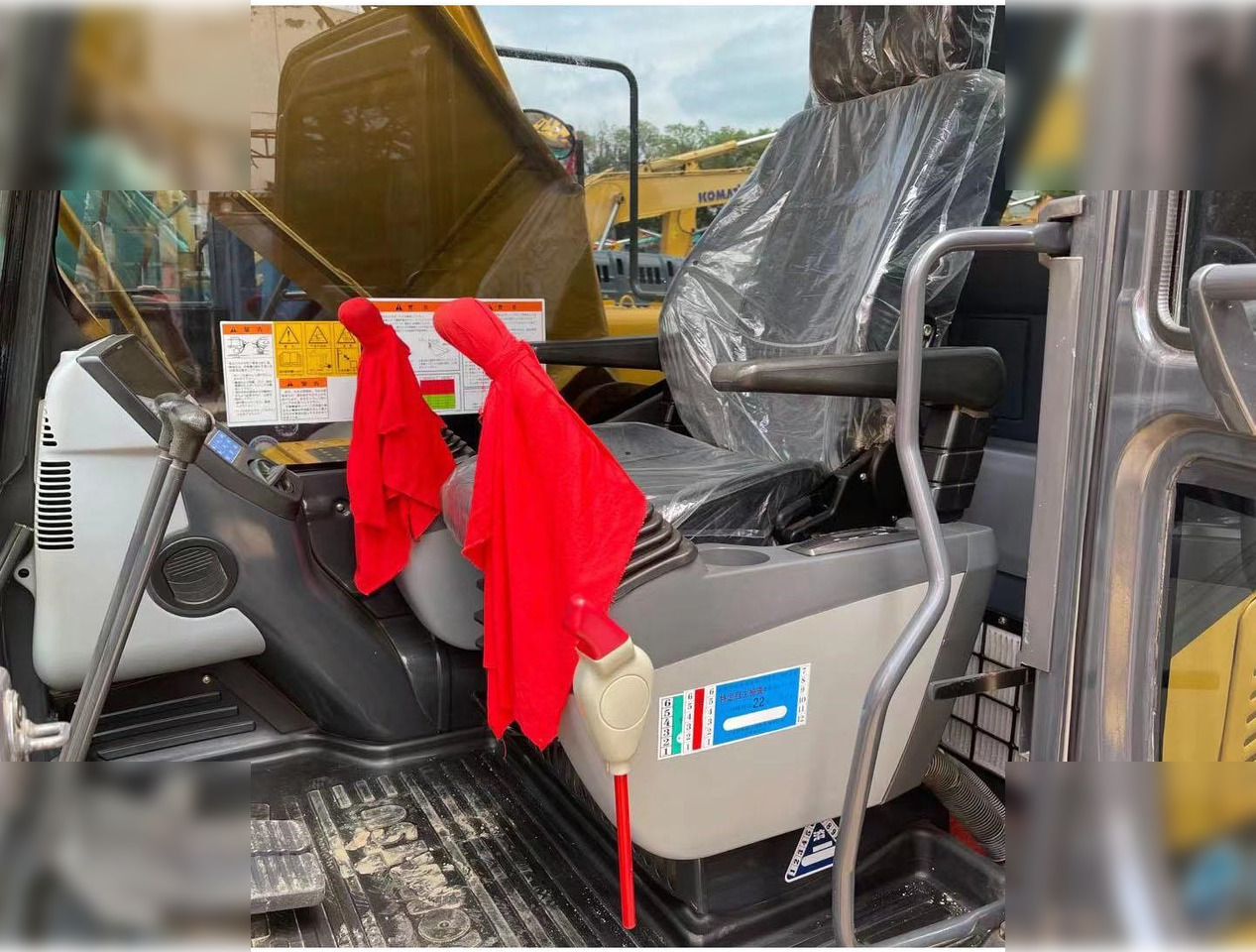 KOMATSU PC200-8 - Lintekskavaator: pilt 5 KOMATSU PC200-8 - Lintekskavaator: pilt 5