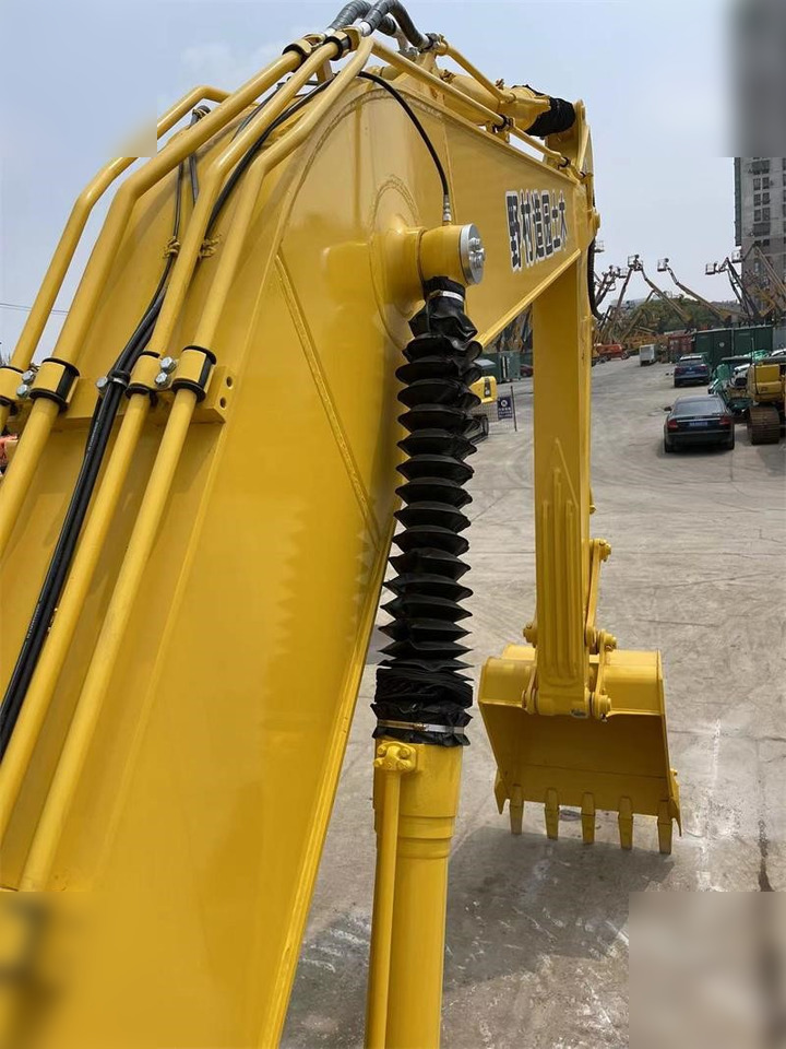 KOMATSU PC200-8 - Lintekskavaator: pilt 5 KOMATSU PC200-8 - Lintekskavaator: pilt 5