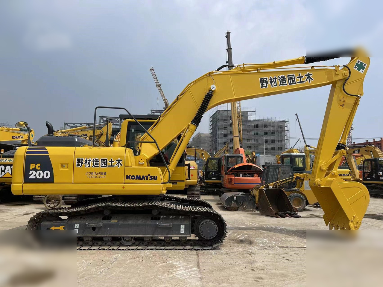 KOMATSU PC200-8 - Lintekskavaator: pilt 1 KOMATSU PC200-8 - Lintekskavaator: pilt 1
