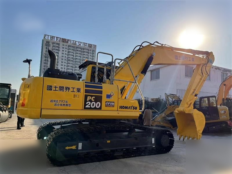 KOMATSU PC200-8N1 - Lintekskavaator: pilt 2 KOMATSU PC200-8N1 - Lintekskavaator: pilt 2