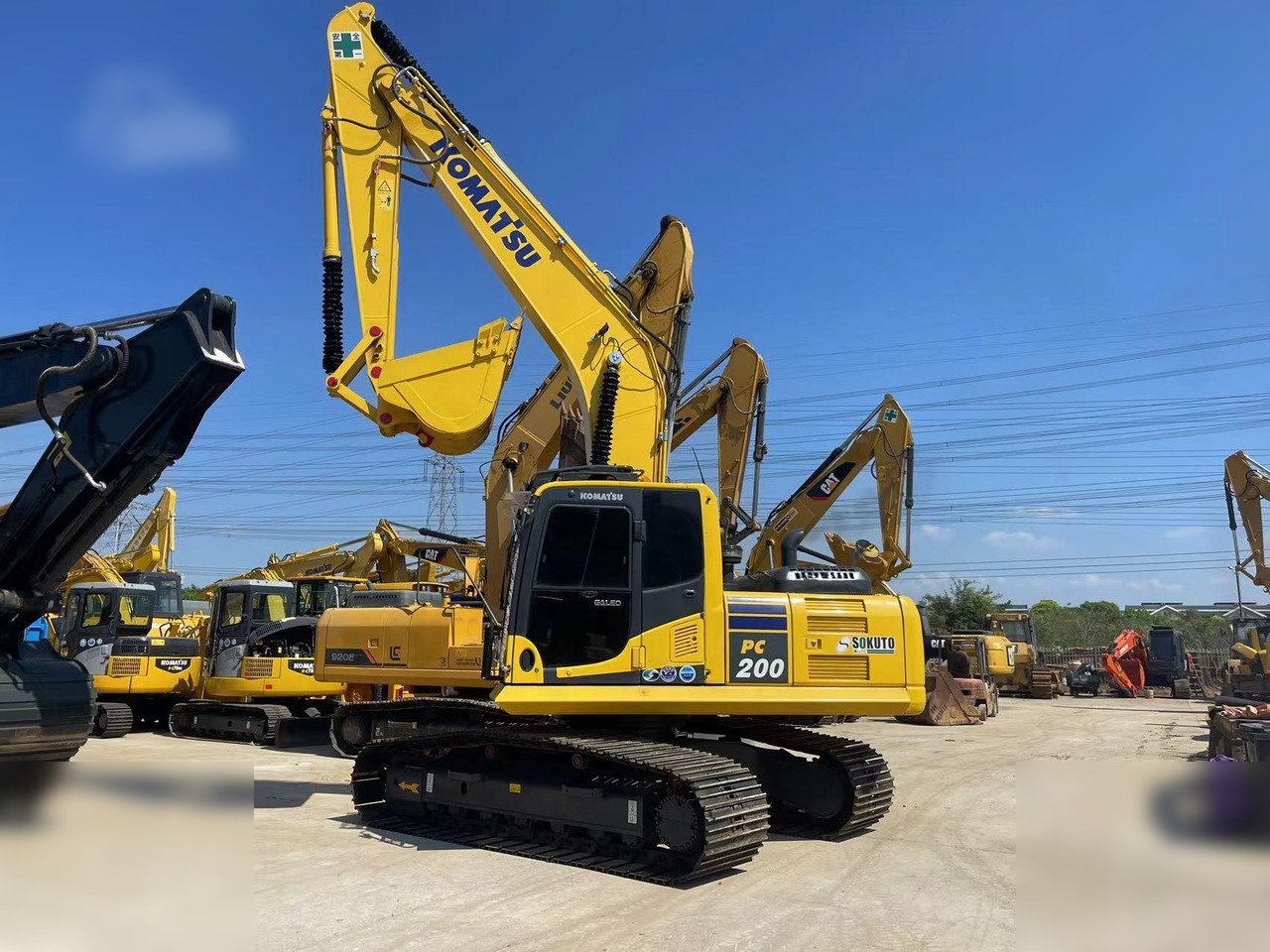 KOMATSU PC200-8N1 - Lintekskavaator: pilt 2 KOMATSU PC200-8N1 - Lintekskavaator: pilt 2