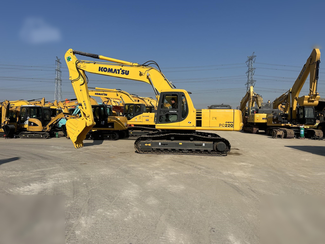 KOMATSU PC220-6 - Lintekskavaator: pilt 1 KOMATSU PC220-6 - Lintekskavaator: pilt 1