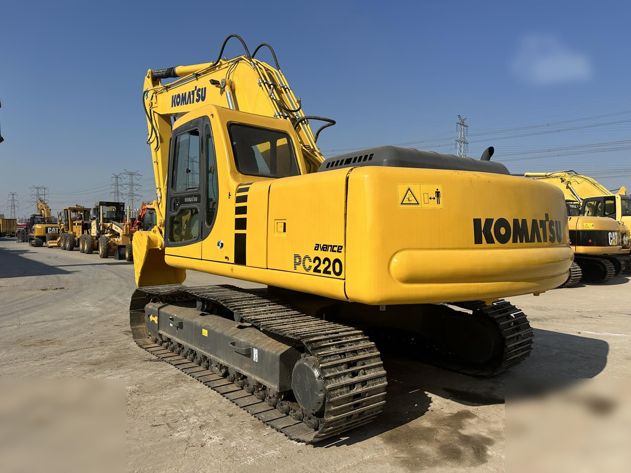 KOMATSU PC220-6 - Lintekskavaator: pilt 3 KOMATSU PC220-6 - Lintekskavaator: pilt 3