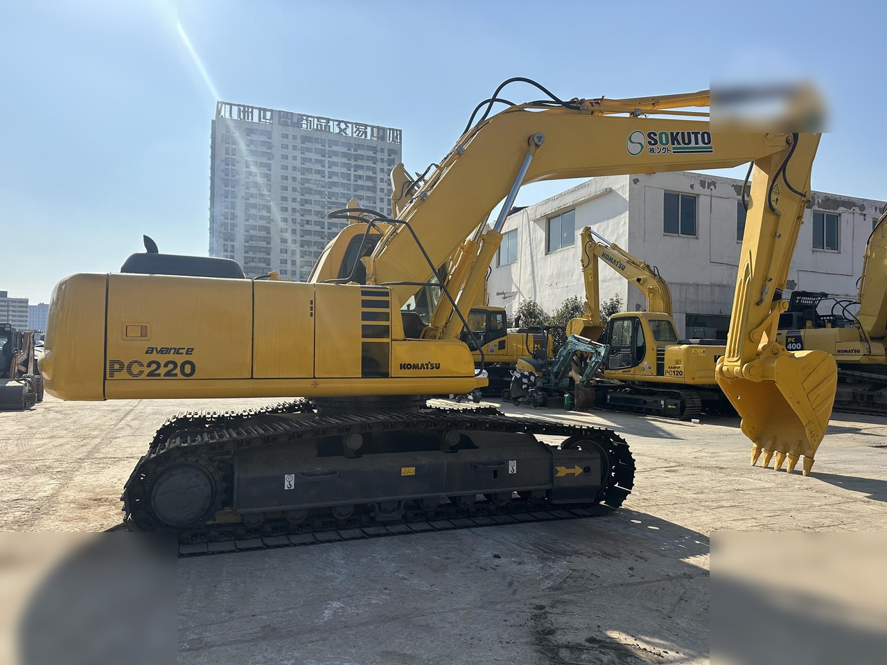 KOMATSU PC220-6 - Lintekskavaator: pilt 4 KOMATSU PC220-6 - Lintekskavaator: pilt 4