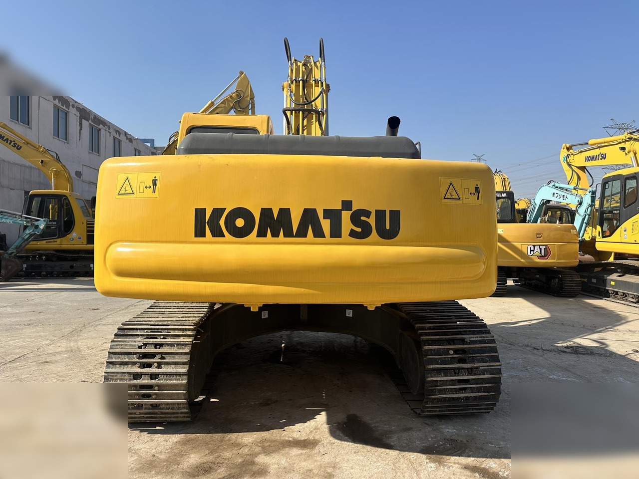KOMATSU PC220-6 - Lintekskavaator: pilt 2 KOMATSU PC220-6 - Lintekskavaator: pilt 2