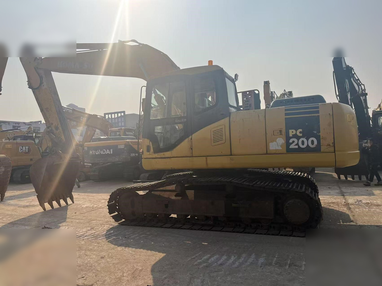 KOMATSU PC220-7 - Lintekskavaator: pilt 1 KOMATSU PC220-7 - Lintekskavaator: pilt 1