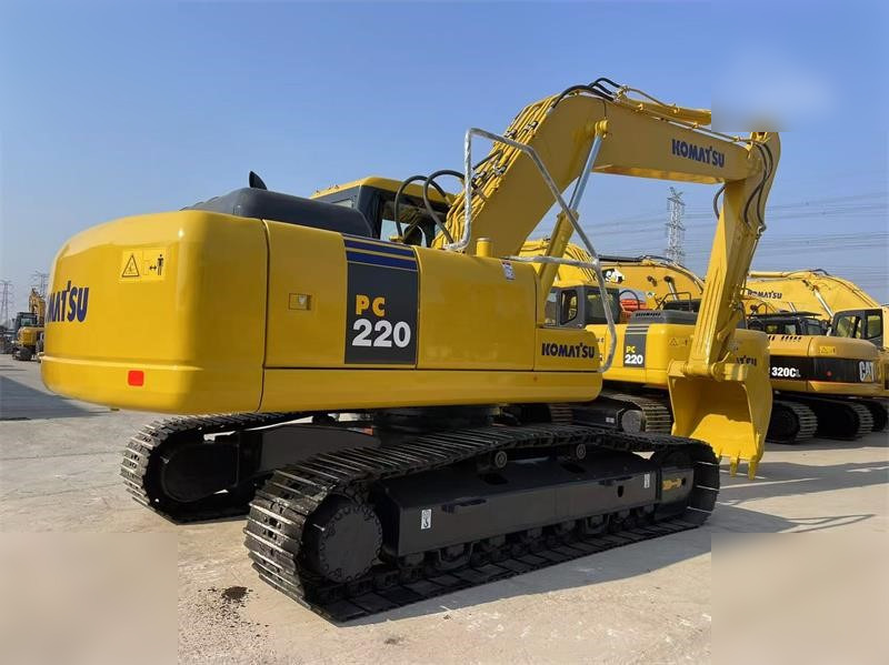 KOMATSU PC220-7 - Lintekskavaator: pilt 2 KOMATSU PC220-7 - Lintekskavaator: pilt 2