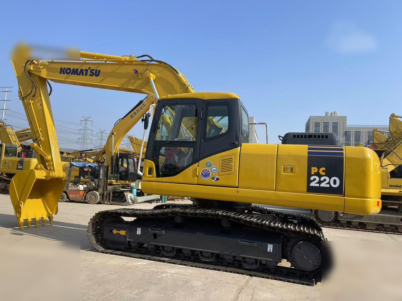 KOMATSU PC220-7 - Lintekskavaator: pilt 2 KOMATSU PC220-7 - Lintekskavaator: pilt 2