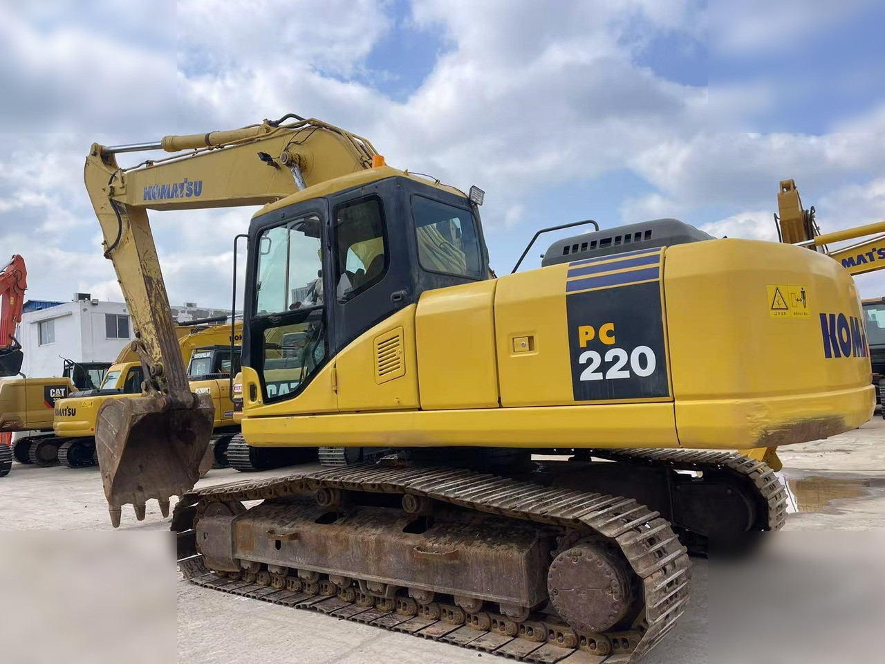 KOMATSU PC220-7 - Lintekskavaator: pilt 2 KOMATSU PC220-7 - Lintekskavaator: pilt 2