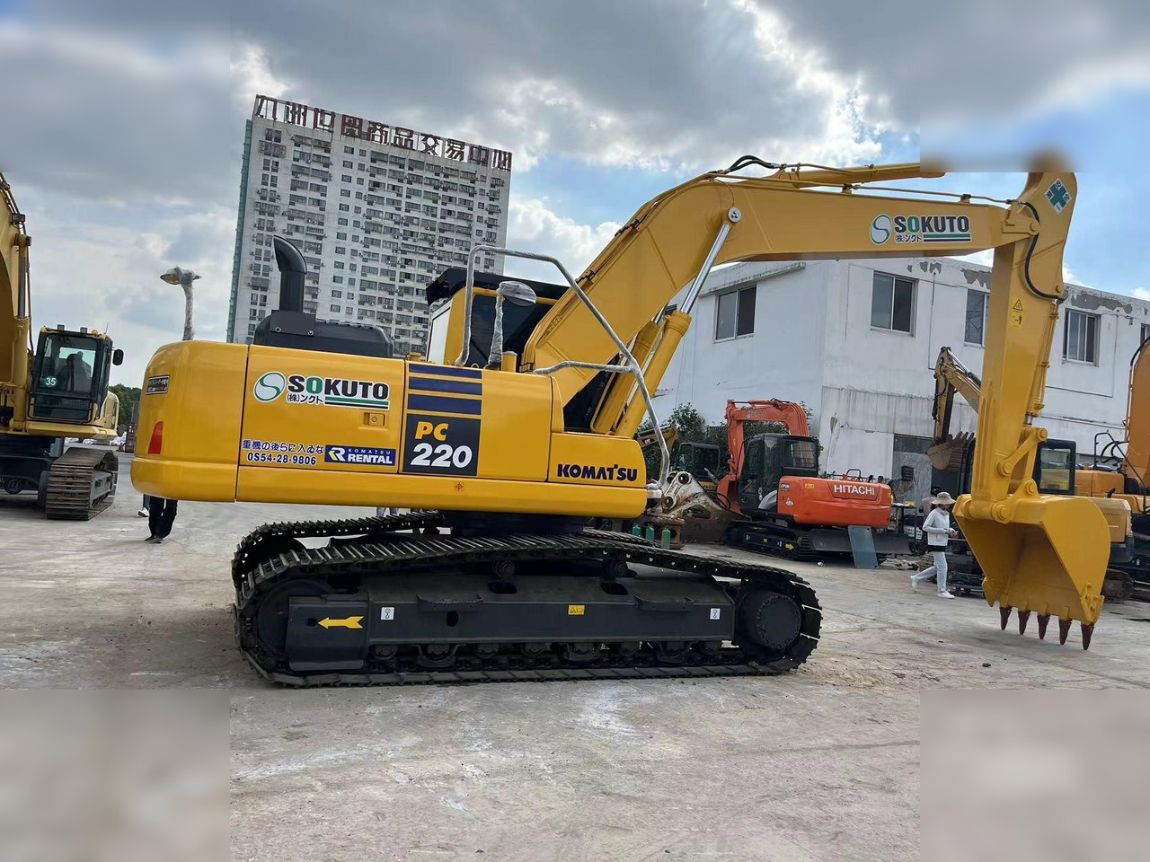 KOMATSU PC220-8 - Lintekskavaator: pilt 1 KOMATSU PC220-8 - Lintekskavaator: pilt 1