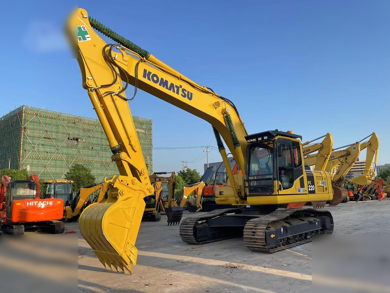 KOMATSU PC220-8 - Lintekskavaator: pilt 1 KOMATSU PC220-8 - Lintekskavaator: pilt 1