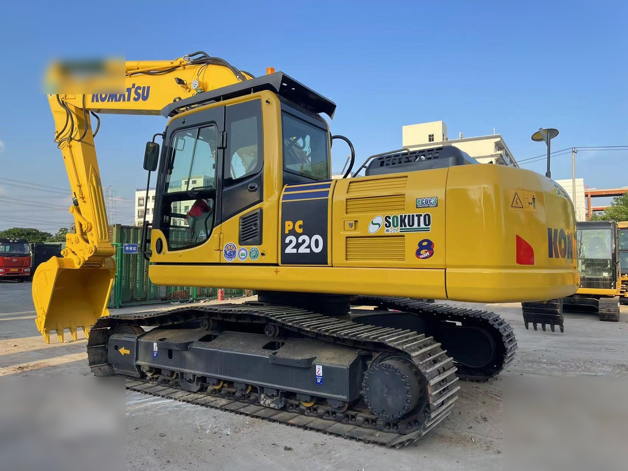 KOMATSU PC220-8 - Lintekskavaator: pilt 4 KOMATSU PC220-8 - Lintekskavaator: pilt 4