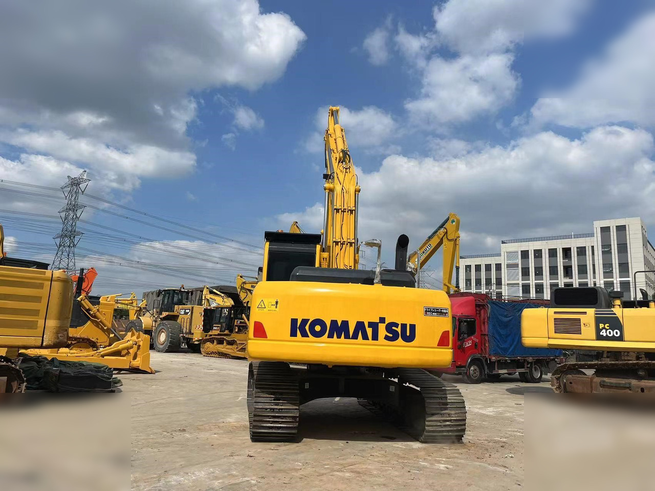 KOMATSU PC220-8 - Lintekskavaator: pilt 4 KOMATSU PC220-8 - Lintekskavaator: pilt 4