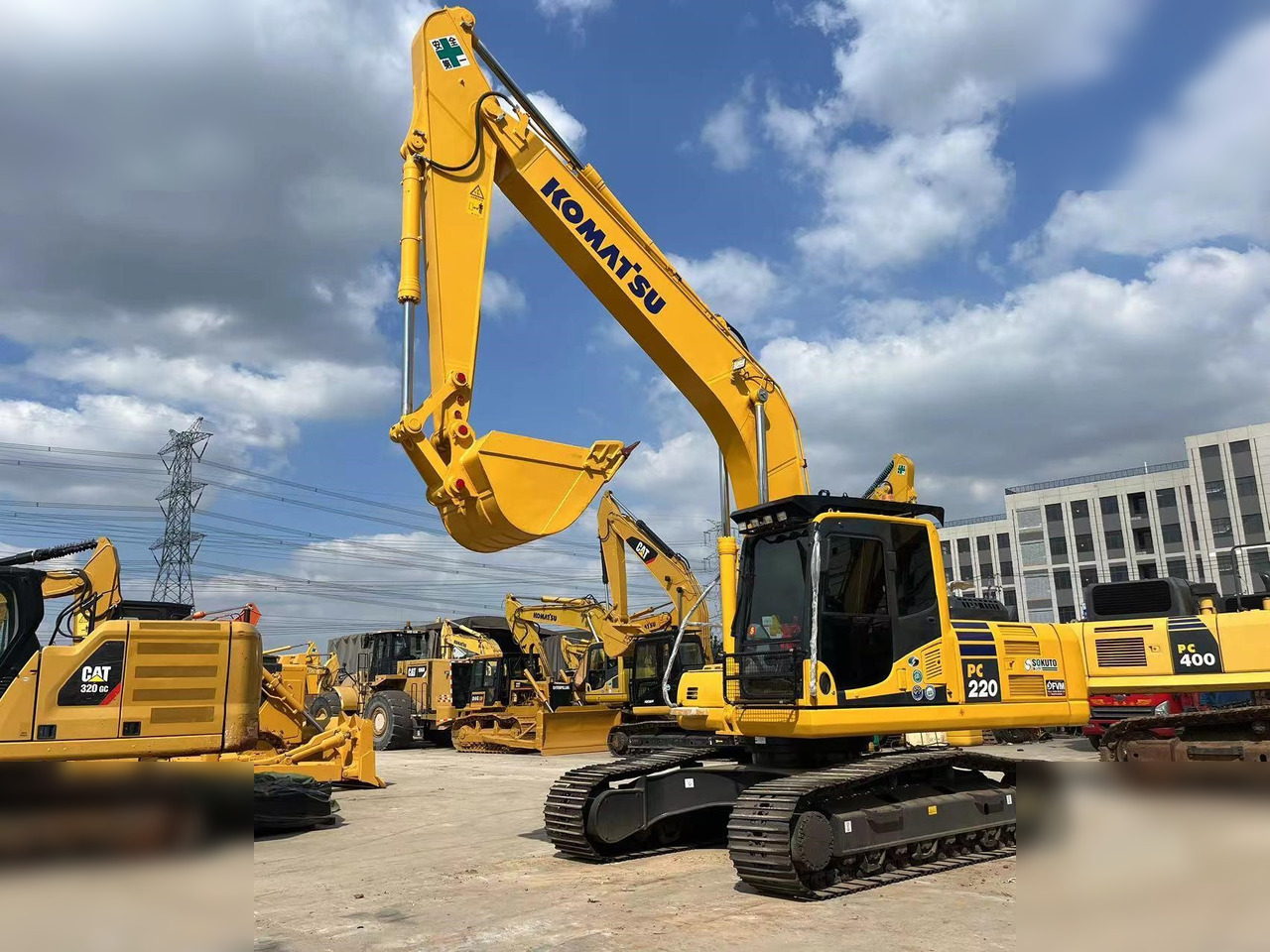 KOMATSU PC220-8 - Lintekskavaator: pilt 3 KOMATSU PC220-8 - Lintekskavaator: pilt 3