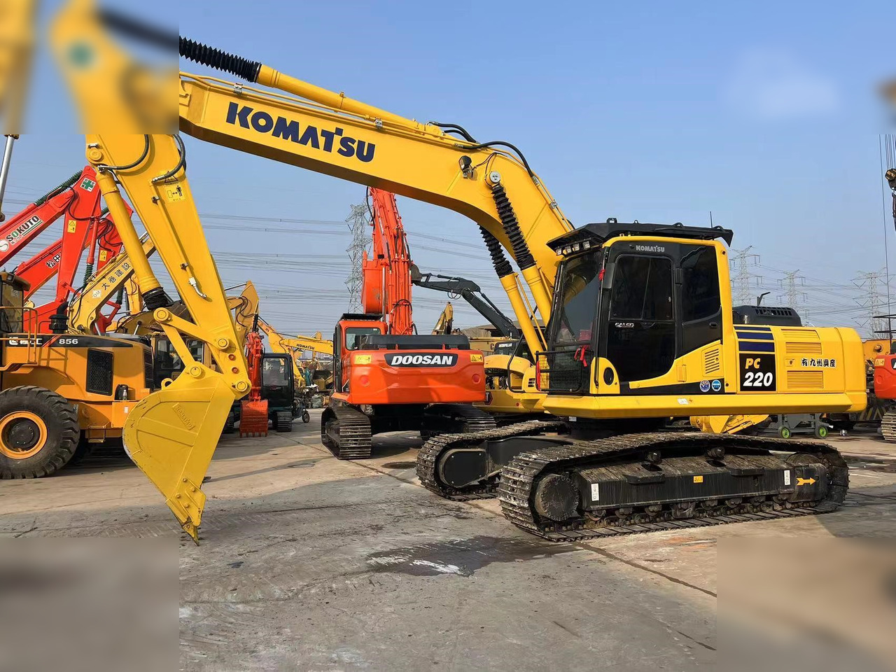 KOMATSU PC220-8M0 - Lintekskavaator: pilt 1 KOMATSU PC220-8M0 - Lintekskavaator: pilt 1