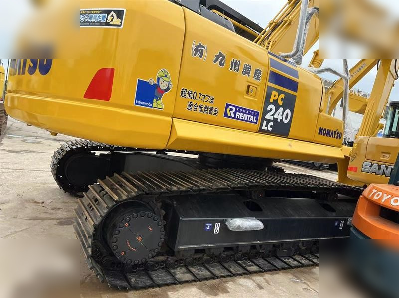 KOMATSU PC240 LC-8 - Lintekskavaator: pilt 3 KOMATSU PC240 LC-8 - Lintekskavaator: pilt 3
