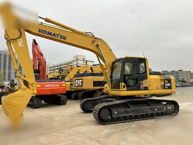 KOMATSU PC240 LC-8 - Lintekskavaator: pilt 4 KOMATSU PC240 LC-8 - Lintekskavaator: pilt 4