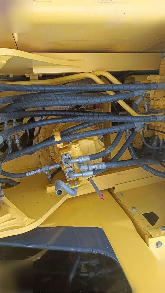 Lintekskavaator KOMATSU PC240 LC-8: pilt 9