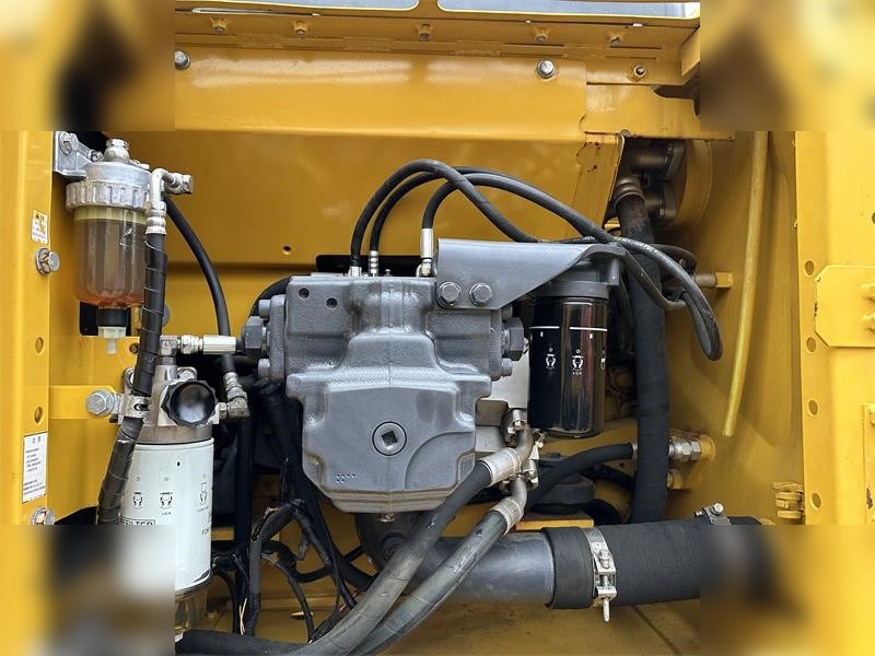 KOMATSU PC240 LC-8 - Lintekskavaator: pilt 5 KOMATSU PC240 LC-8 - Lintekskavaator: pilt 5