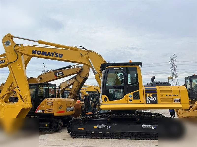 KOMATSU PC240 LC-8 - Lintekskavaator: pilt 1 KOMATSU PC240 LC-8 - Lintekskavaator: pilt 1