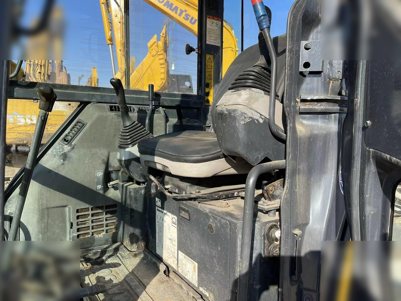 KOMATSU PC35MR-2 - Miniekskavaator: pilt 3 KOMATSU PC35MR-2 - Miniekskavaator: pilt 3