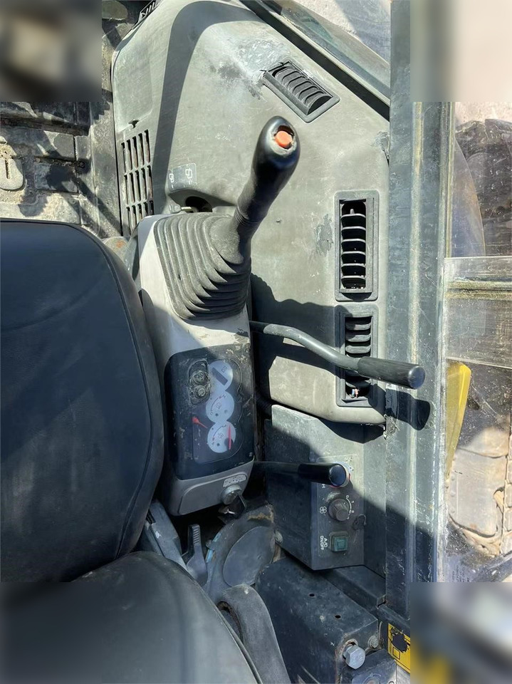 KOMATSU PC35MR-2 - Miniekskavaator: pilt 4 KOMATSU PC35MR-2 - Miniekskavaator: pilt 4