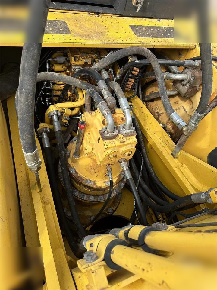 Lintekskavaator KOMATSU PC400-8: pilt 10