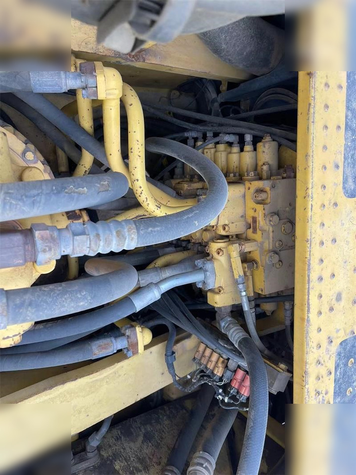Lintekskavaator KOMATSU PC400-8: pilt 7