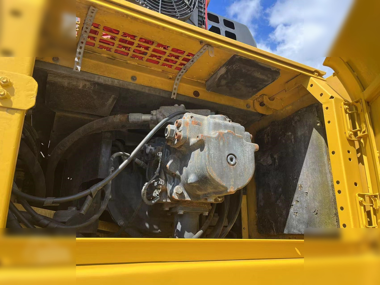 KOMATSU PC400-8R - Lintekskavaator: pilt 5 KOMATSU PC400-8R - Lintekskavaator: pilt 5