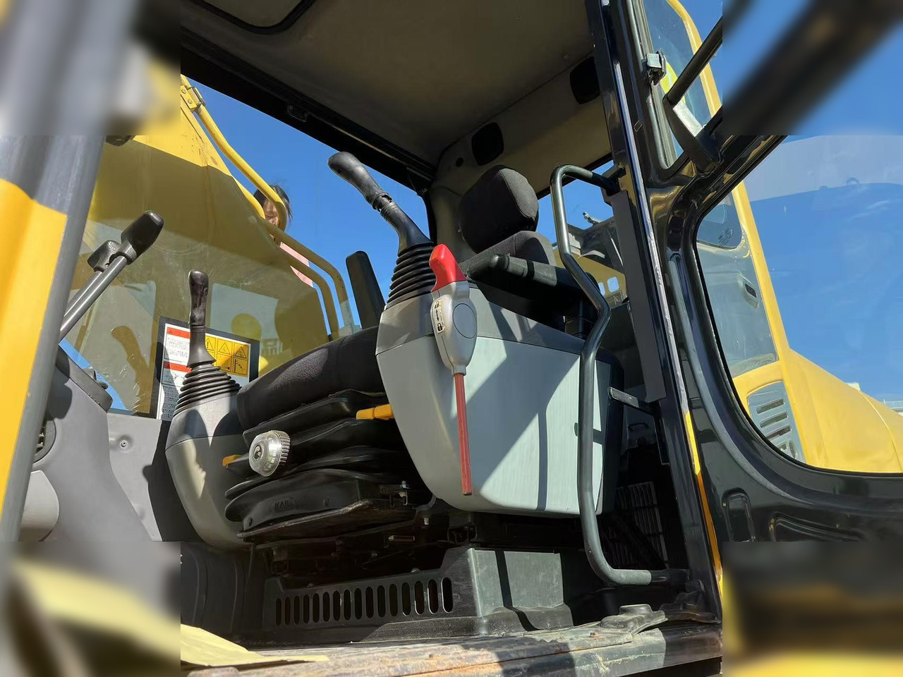 KOMATSU PC400-8R - Lintekskavaator: pilt 5 KOMATSU PC400-8R - Lintekskavaator: pilt 5