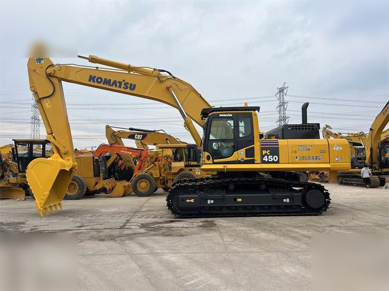 KOMATSU PC450-8 - Lintekskavaator: pilt 1 KOMATSU PC450-8 - Lintekskavaator: pilt 1