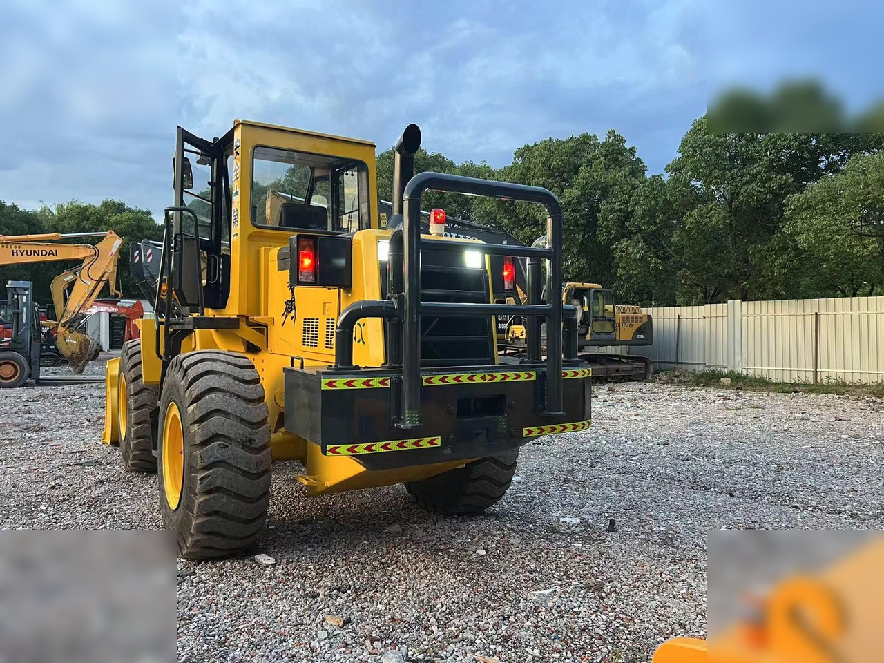 KOMATSU WA320-3 - Rataslaadur: pilt 4 KOMATSU WA320-3 - Rataslaadur: pilt 4