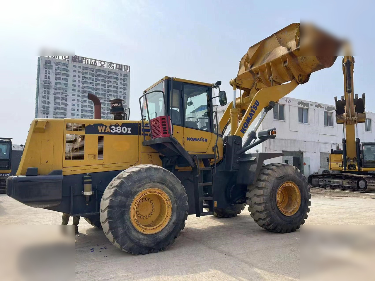 KOMATSU WA380Z-6 - Rataslaadur: pilt 1 KOMATSU WA380Z-6 - Rataslaadur: pilt 1