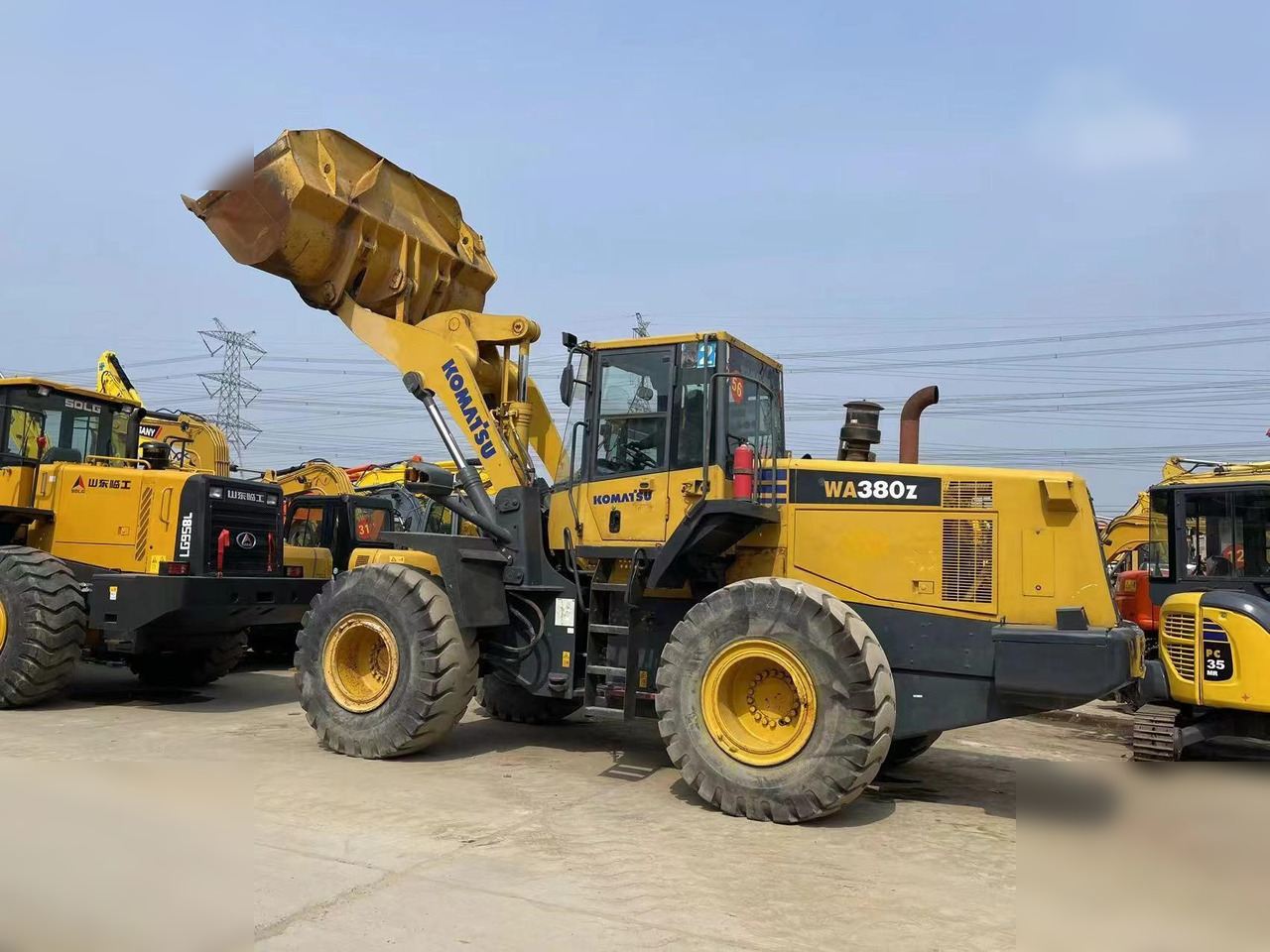 KOMATSU WA380Z-6 - Rataslaadur: pilt 2 KOMATSU WA380Z-6 - Rataslaadur: pilt 2