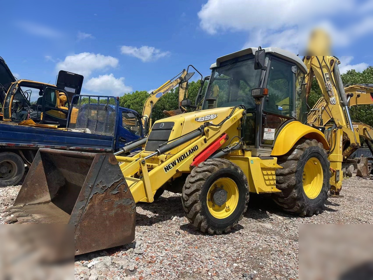 NEW HOLLAND B95B - Ekskavaator-laadur: pilt 1 NEW HOLLAND B95B - Ekskavaator-laadur: pilt 1