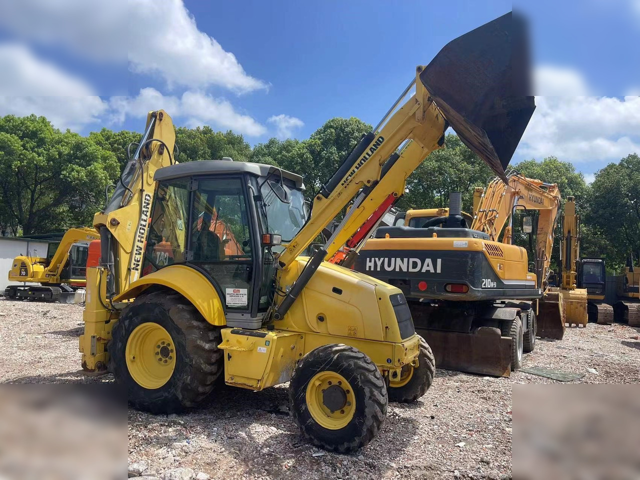 NEW HOLLAND B95B - Ekskavaator-laadur: pilt 4 NEW HOLLAND B95B - Ekskavaator-laadur: pilt 4