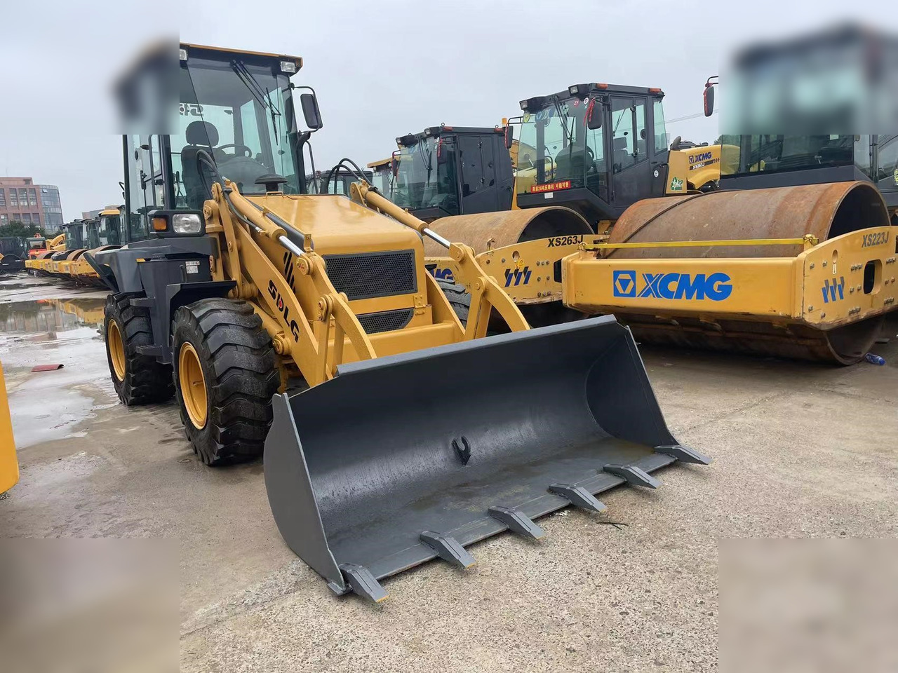 SDLG LGB680 - Ekskavaator-laadur: pilt 3 SDLG LGB680 - Ekskavaator-laadur: pilt 3