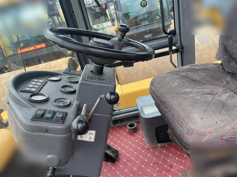 SDLG LGB680 - Ekskavaator-laadur: pilt 5 SDLG LGB680 - Ekskavaator-laadur: pilt 5