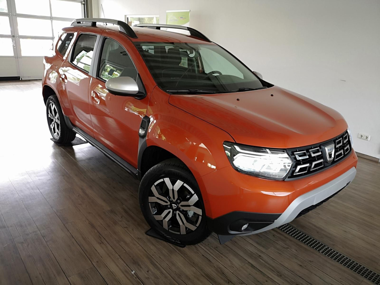Dacia Duster Prestige Tce 130*KLIMA*SHZ*R-KAM*DAB*NAVI - Maastur: pilt 3 Dacia Duster Prestige Tce 130*KLIMA*SHZ*R-KAM*DAB*NAVI - Maastur: pilt 3