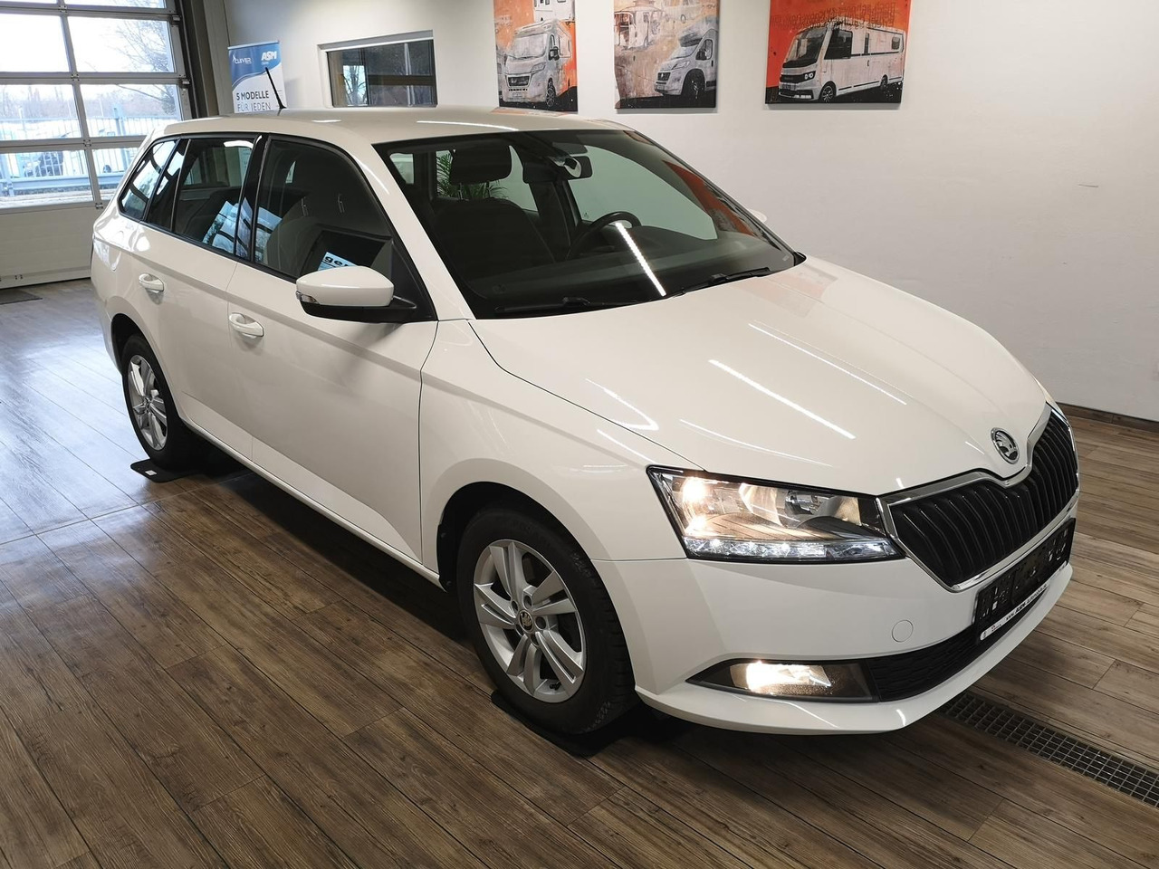 Skoda Fabia Combi Ambition 1.0TSI 81kW+R-KAM+PDC+KLIMA - Auto: pilt 2 Skoda Fabia Combi Ambition 1.0TSI 81kW+R-KAM+PDC+KLIMA - Auto: pilt 2