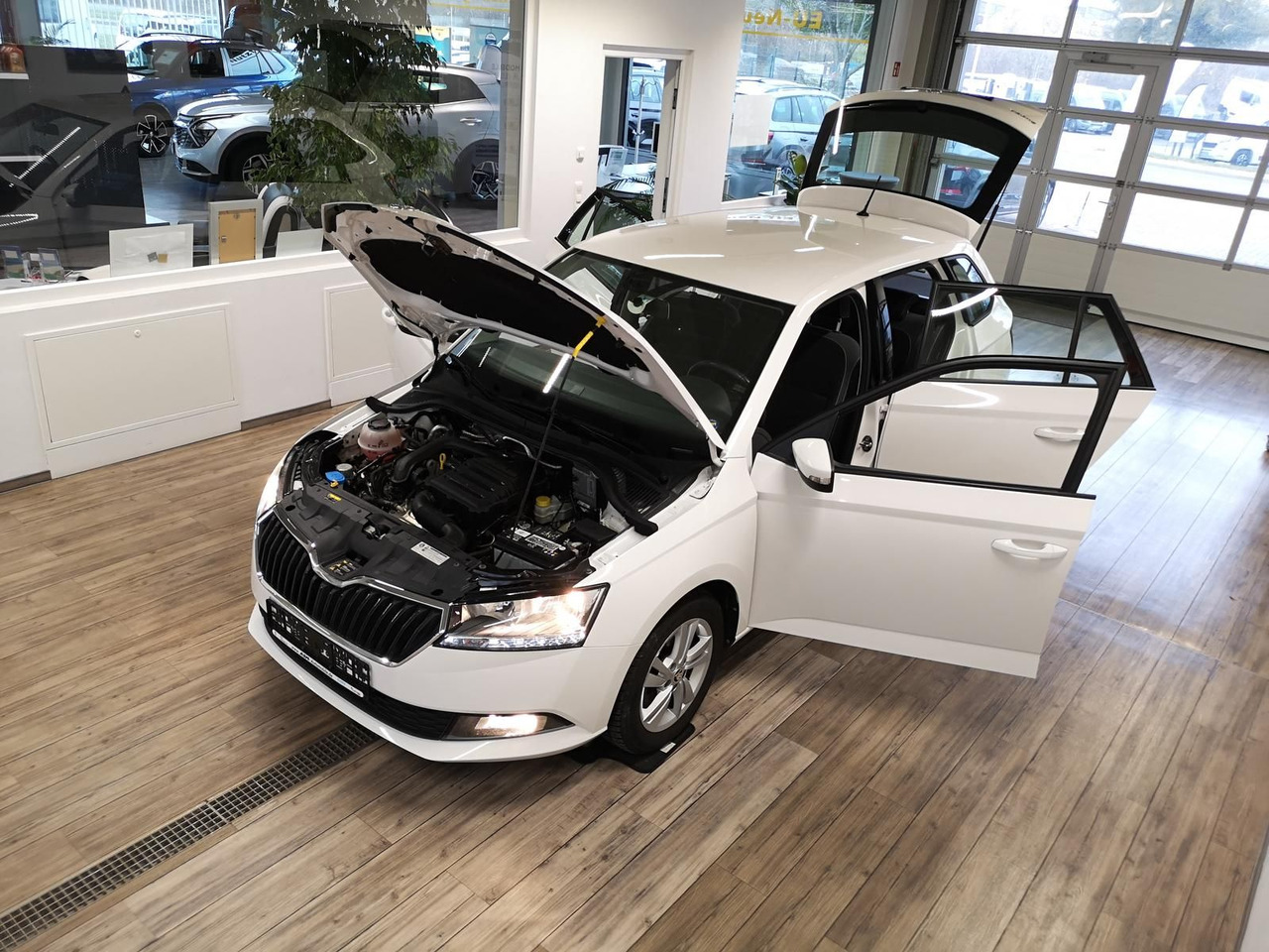 Skoda Fabia Combi Ambition 1.0TSI 81kW+R-KAM+PDC+KLIMA - Auto: pilt 5 Skoda Fabia Combi Ambition 1.0TSI 81kW+R-KAM+PDC+KLIMA - Auto: pilt 5