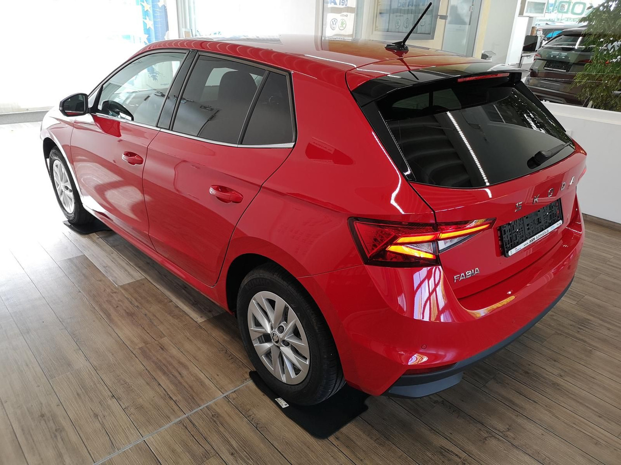 Skoda Fabia Selection 1,0TSIDSG+AHK-VORBER+LED+DAB+SHZ - Sedaan: pilt 3 Skoda Fabia Selection 1,0TSIDSG+AHK-VORBER+LED+DAB+SHZ - Sedaan: pilt 3