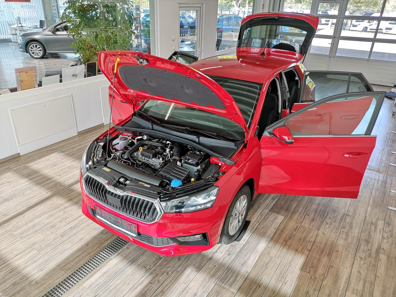 Skoda Fabia Selection 1,0TSIDSG+AHK-VORBER+LED+DAB+SHZ - Sedaan: pilt 5 Skoda Fabia Selection 1,0TSIDSG+AHK-VORBER+LED+DAB+SHZ - Sedaan: pilt 5