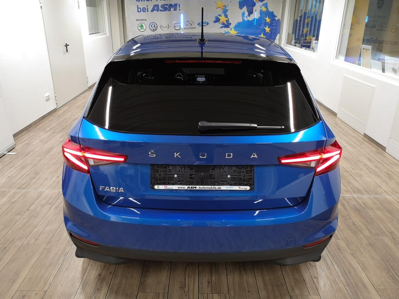 Skoda Fabia Style 1,0TSI 81 kW+R-KAM+2xPDC+LED+DAB+SHZ - Sedaan: pilt 4 Skoda Fabia Style 1,0TSI 81 kW+R-KAM+2xPDC+LED+DAB+SHZ - Sedaan: pilt 4
