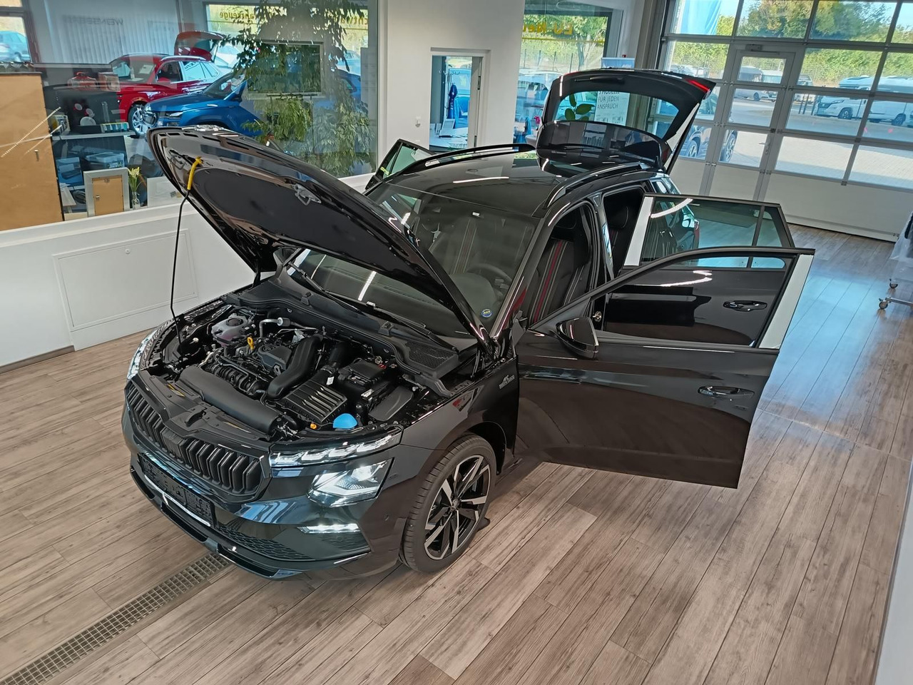 Skoda Kamiq Monte Carlo 1,5 TSI DSG*AHK*PANO*LED*ACC* - Maastur: pilt 2 Skoda Kamiq Monte Carlo 1,5 TSI DSG*AHK*PANO*LED*ACC* - Maastur: pilt 2