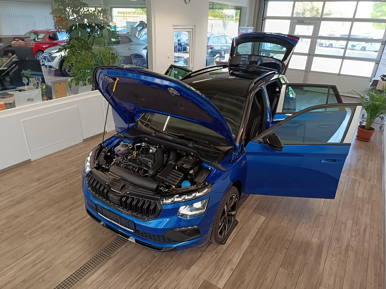 Skoda Kamiq Monte Carlo 1,5 TSI DSG*PANO*AHK*5J.GARANT - Maastur: pilt 2 Skoda Kamiq Monte Carlo 1,5 TSI DSG*PANO*AHK*5J.GARANT - Maastur: pilt 2