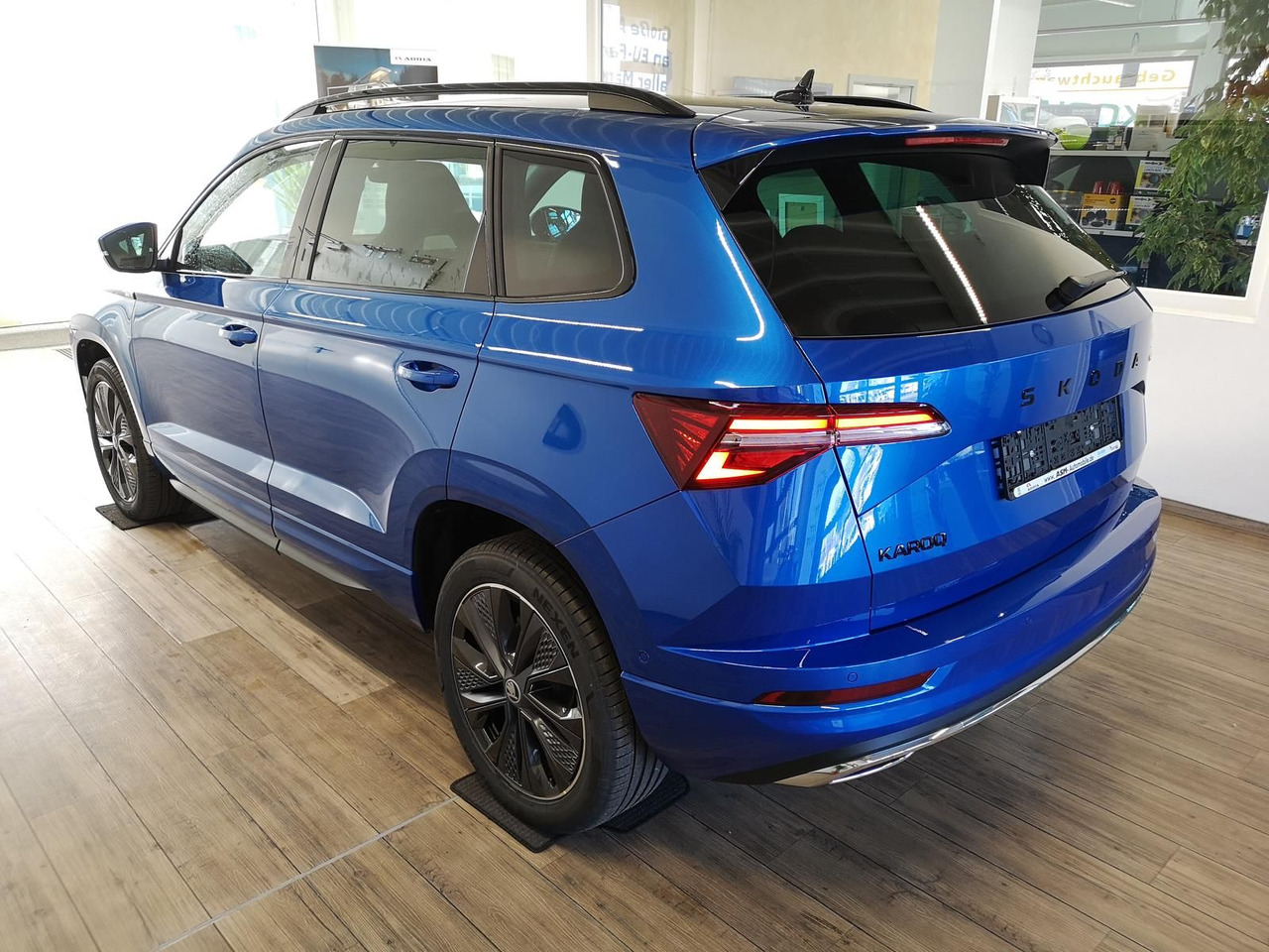 Skoda Karoq Sportline 1,5 TSI DSG*AHK*360°5J.GARANTIE* - Maastur: pilt 4 Skoda Karoq Sportline 1,5 TSI DSG*AHK*360°5J.GARANTIE* - Maastur: pilt 4