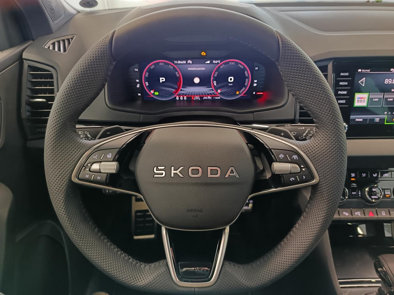 Maastur Skoda Karoq Sportline 1,5TSI DSG*AHK*360°*5J.GARANTIE*: pilt 8