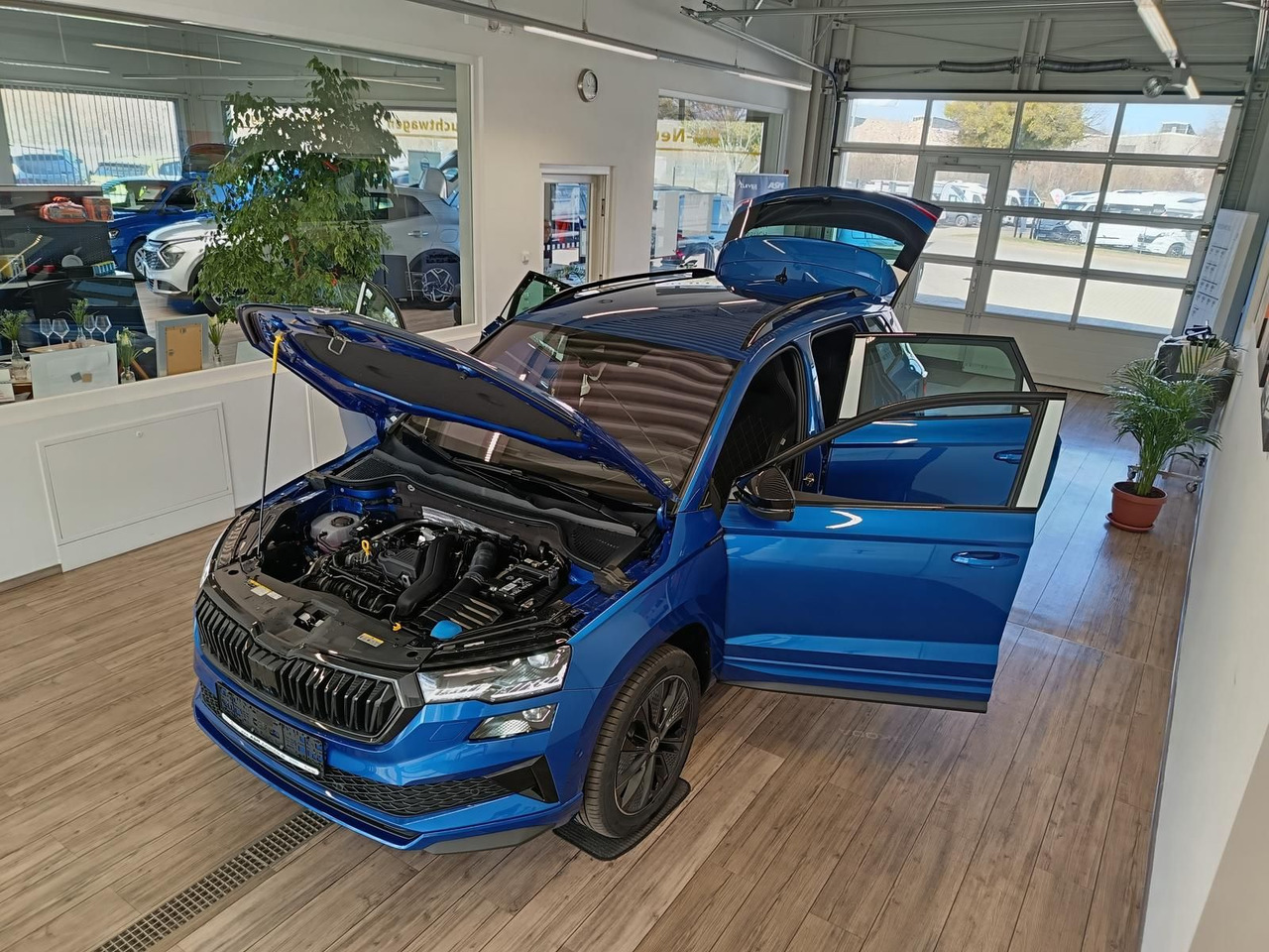 Skoda Karoq Sportline 1,5TSI DSG*AHK*360°*5J.GARANTIE* - Maastur: pilt 2 Skoda Karoq Sportline 1,5TSI DSG*AHK*360°*5J.GARANTIE* - Maastur: pilt 2