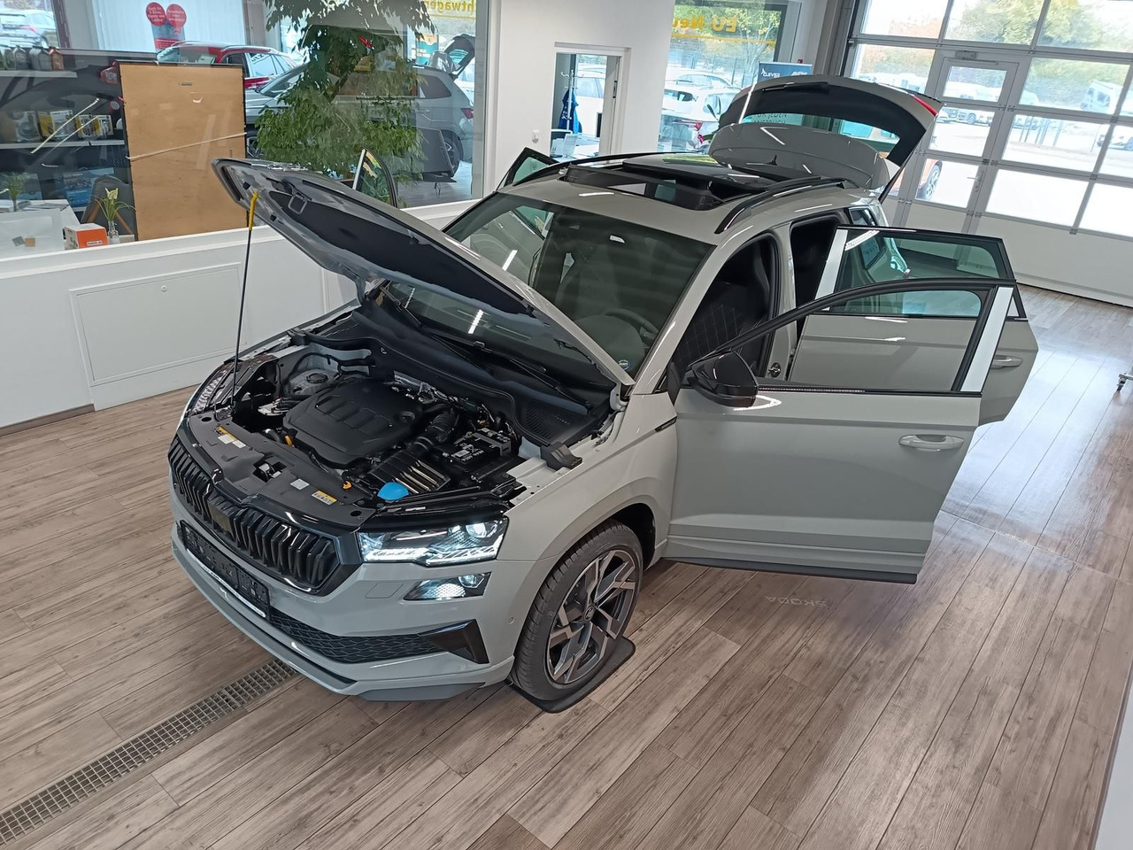 Skoda Karoq Sportline 2,0 TDI 4x4*AHK*PSD*STD.HZG*DCC* - Maastur: pilt 2 Skoda Karoq Sportline 2,0 TDI 4x4*AHK*PSD*STD.HZG*DCC* - Maastur: pilt 2